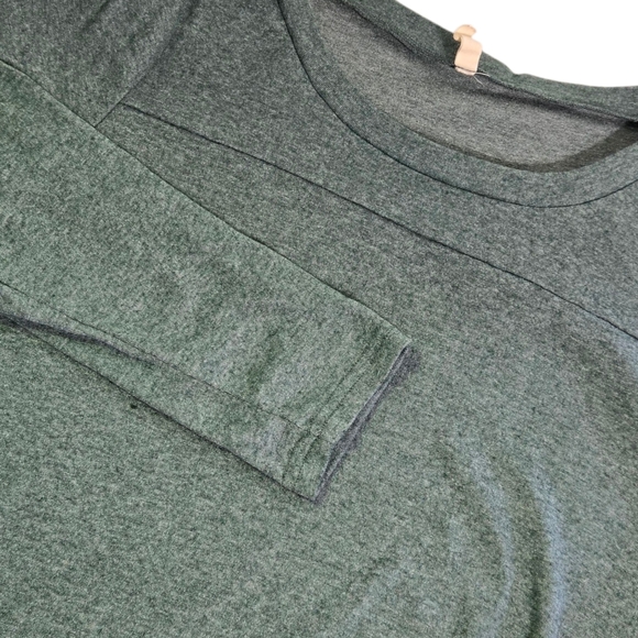 Tops - iGenjun Knit Asymmetrical Top Size XL Green Button Accent on Side‎
